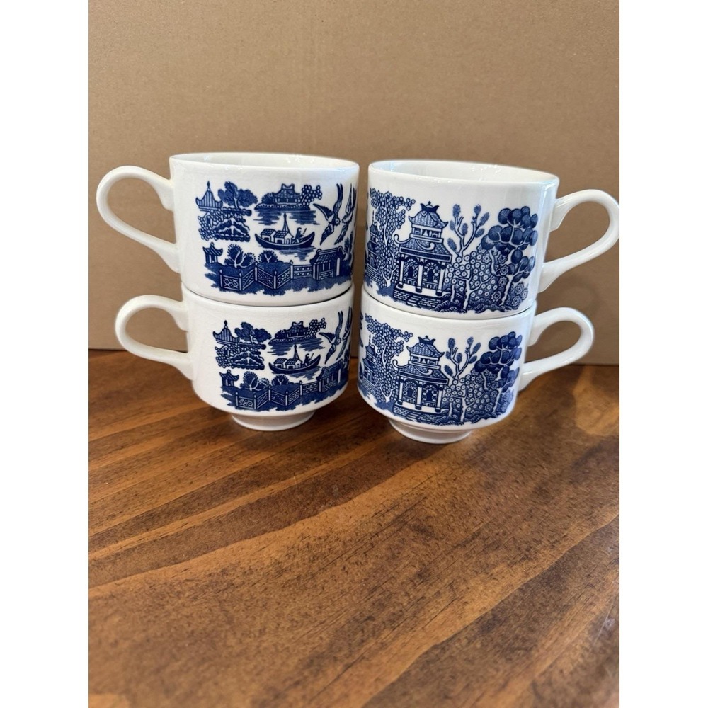 Set Of 4 Vintage Blue Willow Classic Churchill England Tea Coffee Cup
